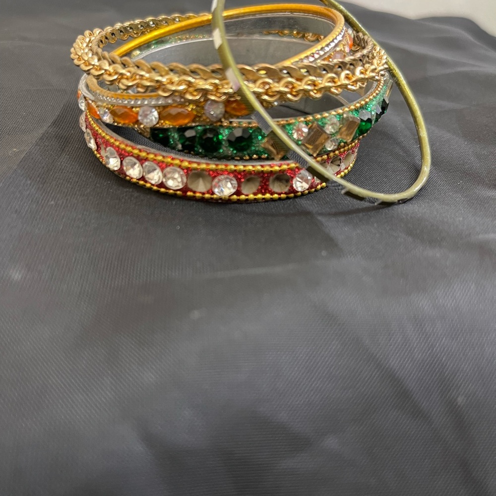 NWOT Bangles - Picture 2 of 5
